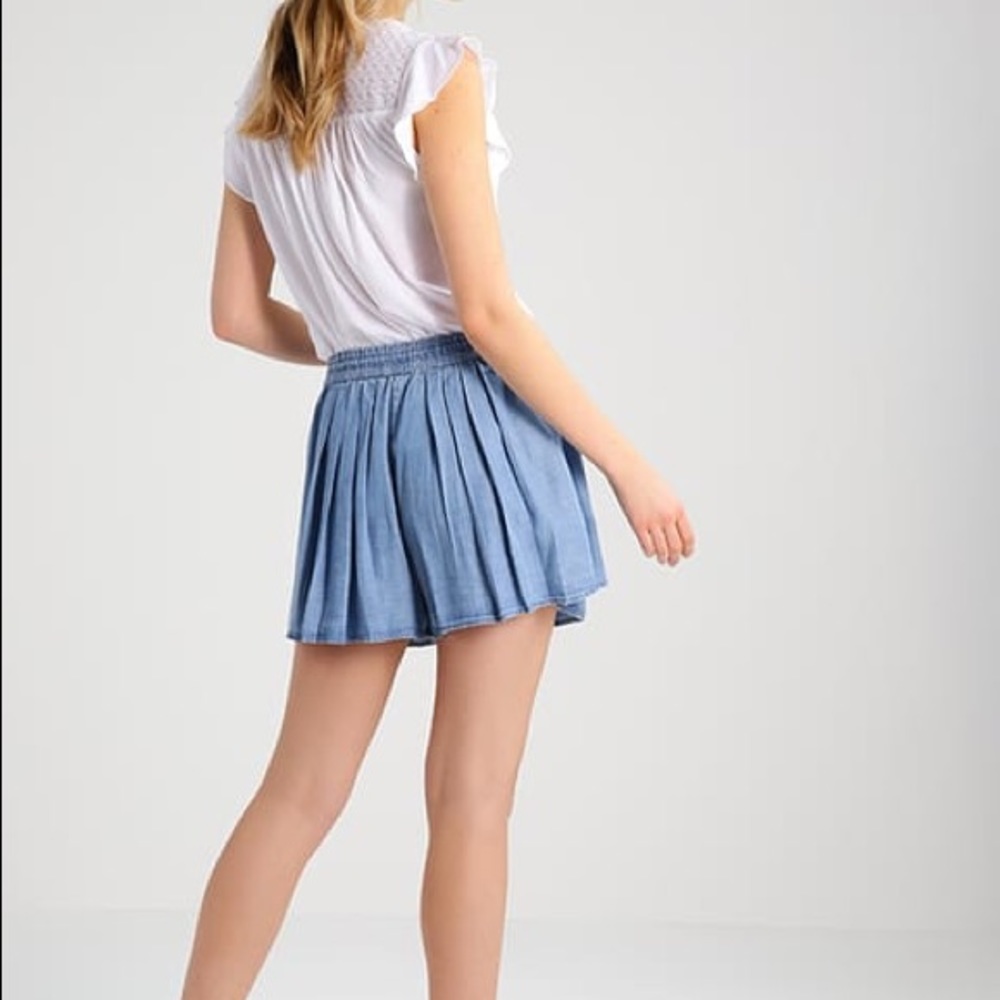 Gap high rise pleat shorts (two pairs!)